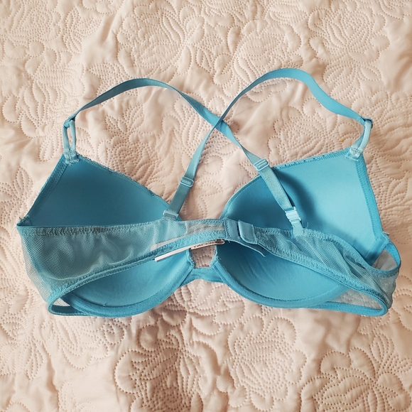 Victoria's Secret Two-Way Push Up Bra - Picture 7 of 7